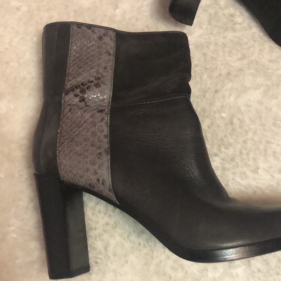 Diane Von Furstenberg grey leather heeled ankle boots, size 6.5 - Picture 5 of 6